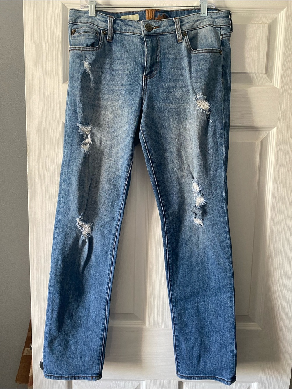 Kut from the Kloth Light Blue Distressed Boyfriend Jeans